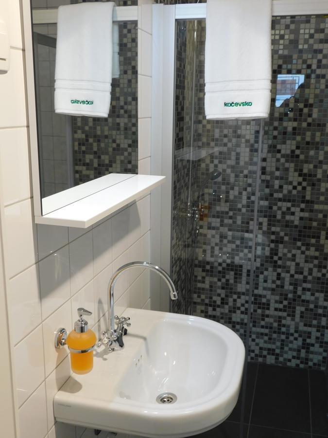 Hostel Bearlog Kocevje Ngoại thất bức ảnh