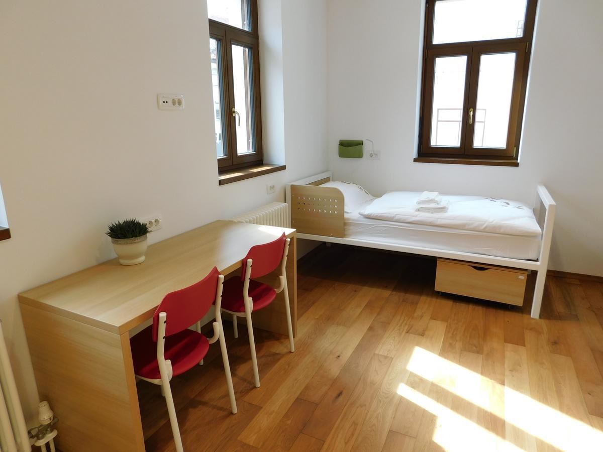 Hostel Bearlog Kocevje Ngoại thất bức ảnh