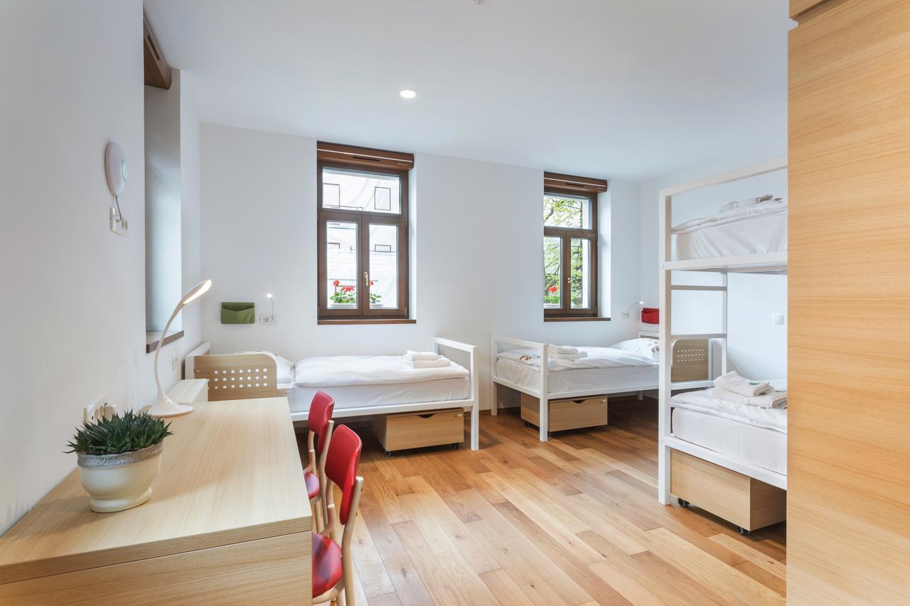 Hostel Bearlog Kocevje Ngoại thất bức ảnh
