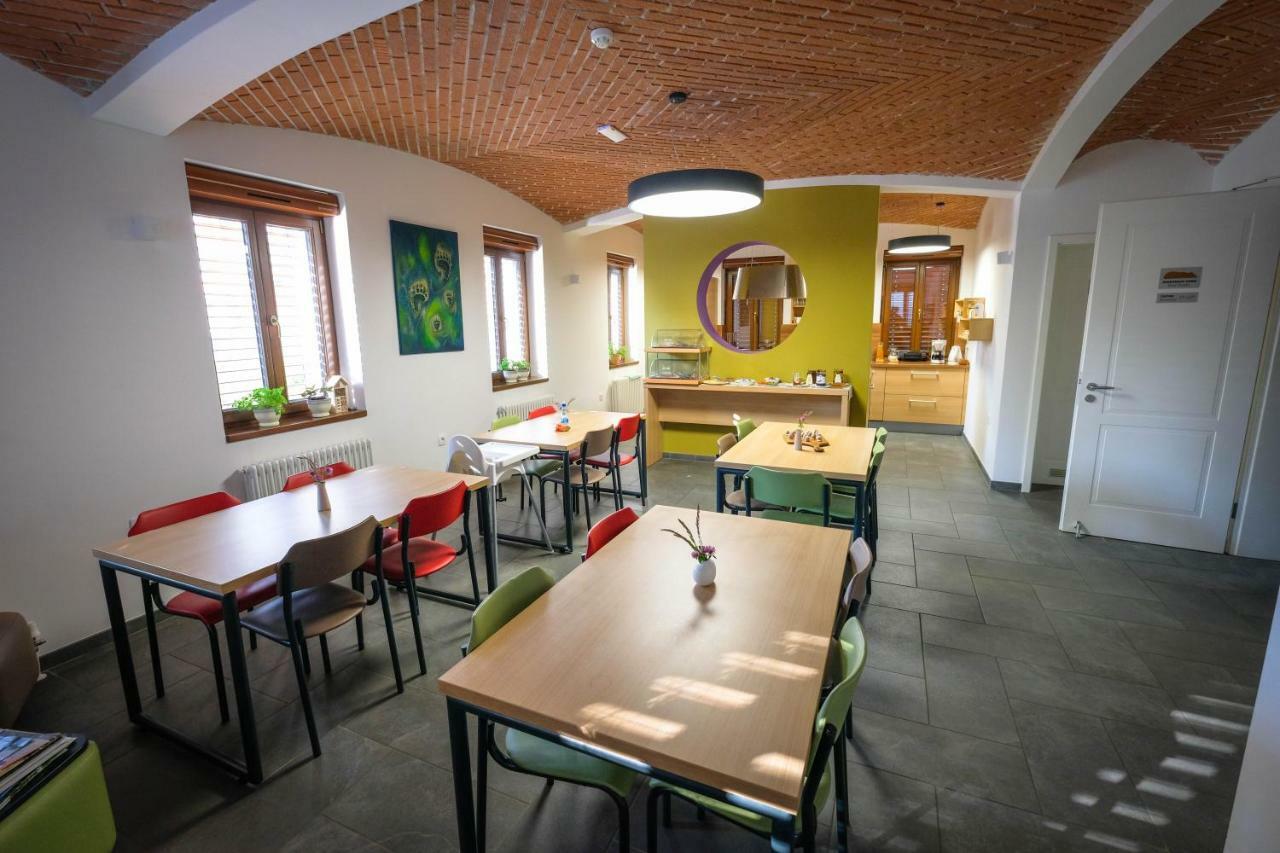 Hostel Bearlog Kocevje Ngoại thất bức ảnh